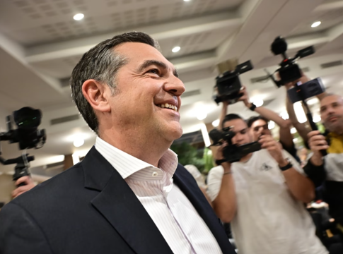 Αλέξης Τσίπρας: Το στοίχημα να γίνει πόλος εξουσίας και όχι απλώς ένας παίκτης της αντιπολίτευσης