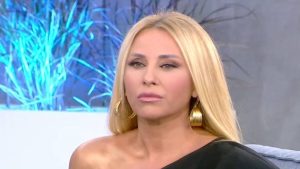 Τι συμβαίνει με την Γωγώ Μαστροκώστα: Πληροφορίες για νοσηλεία σε κώμα στο νοσοκομείο