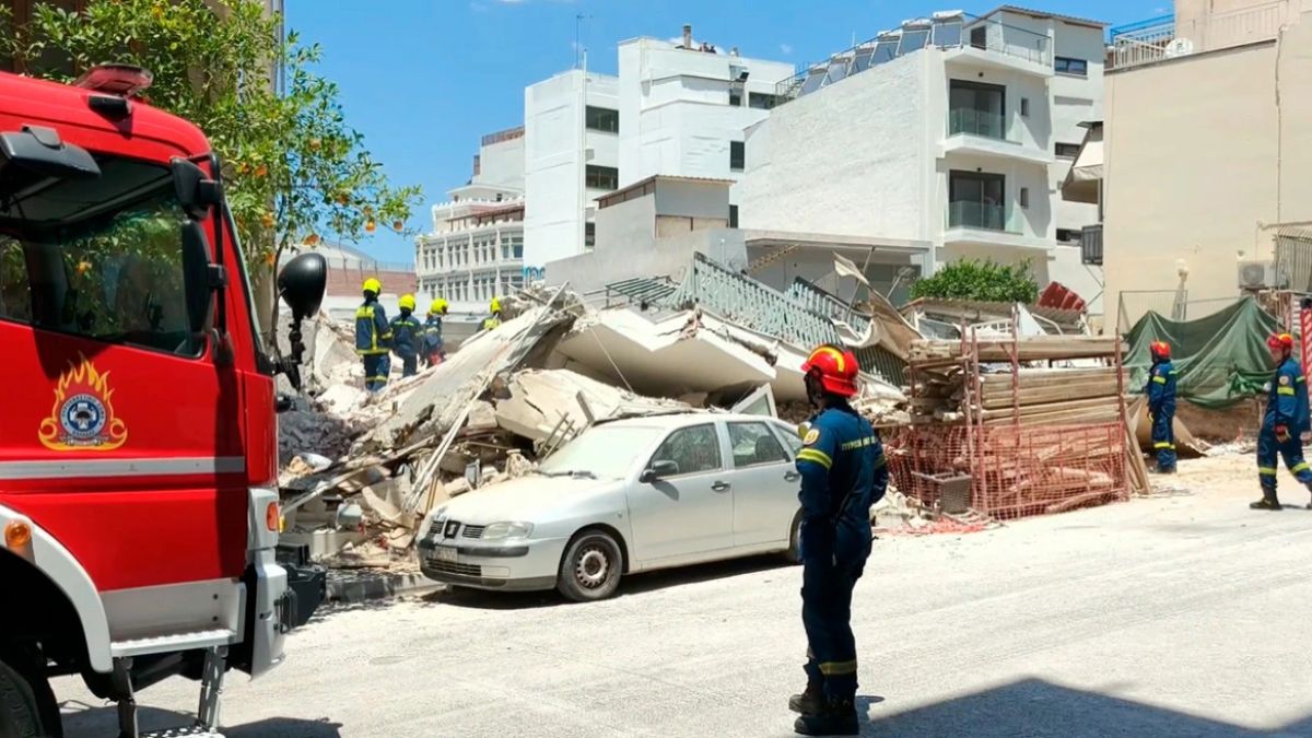 Πώς κατέρρευσε η τετραώροφη πολυκατοικία στα Πετράλωνα (pics,vid)