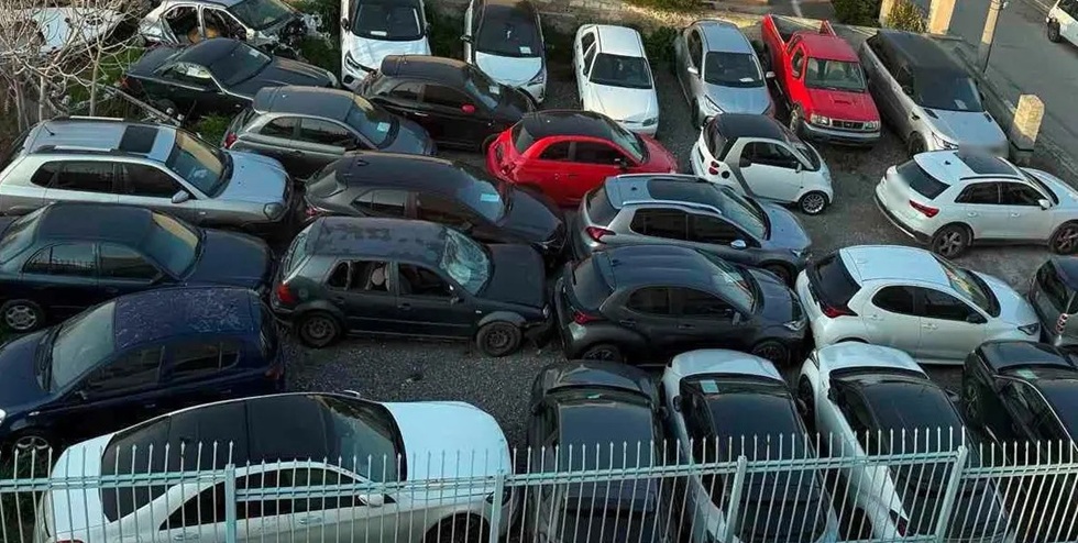 Πώς δρούσε η σπείρα που έκλεβε οχήματα, τα παραποιούσε και μεταπωλούσε – 1 εκατ. ευρώ τα κέρδη, 13 συλλήψεις