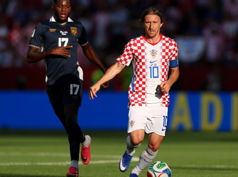 H FIFA υποκλίθηκε στον Μόντριτς για τις 200 συμμετοχές με την Κροατία – Το κλειστό «κλαμπ» των θρύλων