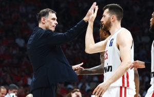 Ολυμπιακός: Η απόφαση του Μπαρτζώκα θα κρίνει την επιλογή για το «4»