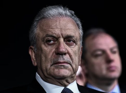 Τι υποστηρίζει ο Δημήτρης Αβραμόπουλος για το Fight Impunity – Ποια ήταν η απάντηση της Επιτροπής στις εξηγήσεις του