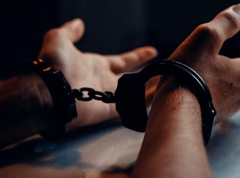 Θεσσαλονίκη: Διέρρηξε σπίτι και ζητούσε 700 ευρώ για να επιστρέψει τα κλεμμένα
