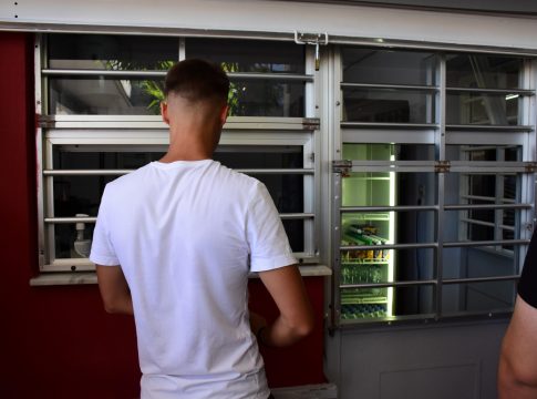 Χαμός στα σχολεία: Τέλος αλλαντικά, κρουασάν, πατατάκια και αναψυκτικά από τα κυλικεία!