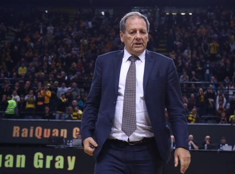 Αγγελόπουλος: «Θα παραμείνει προπονητής της ΑΕΚ ο Σάκοτα» – Τι είπε για Euroleague και «Sunel Arena»