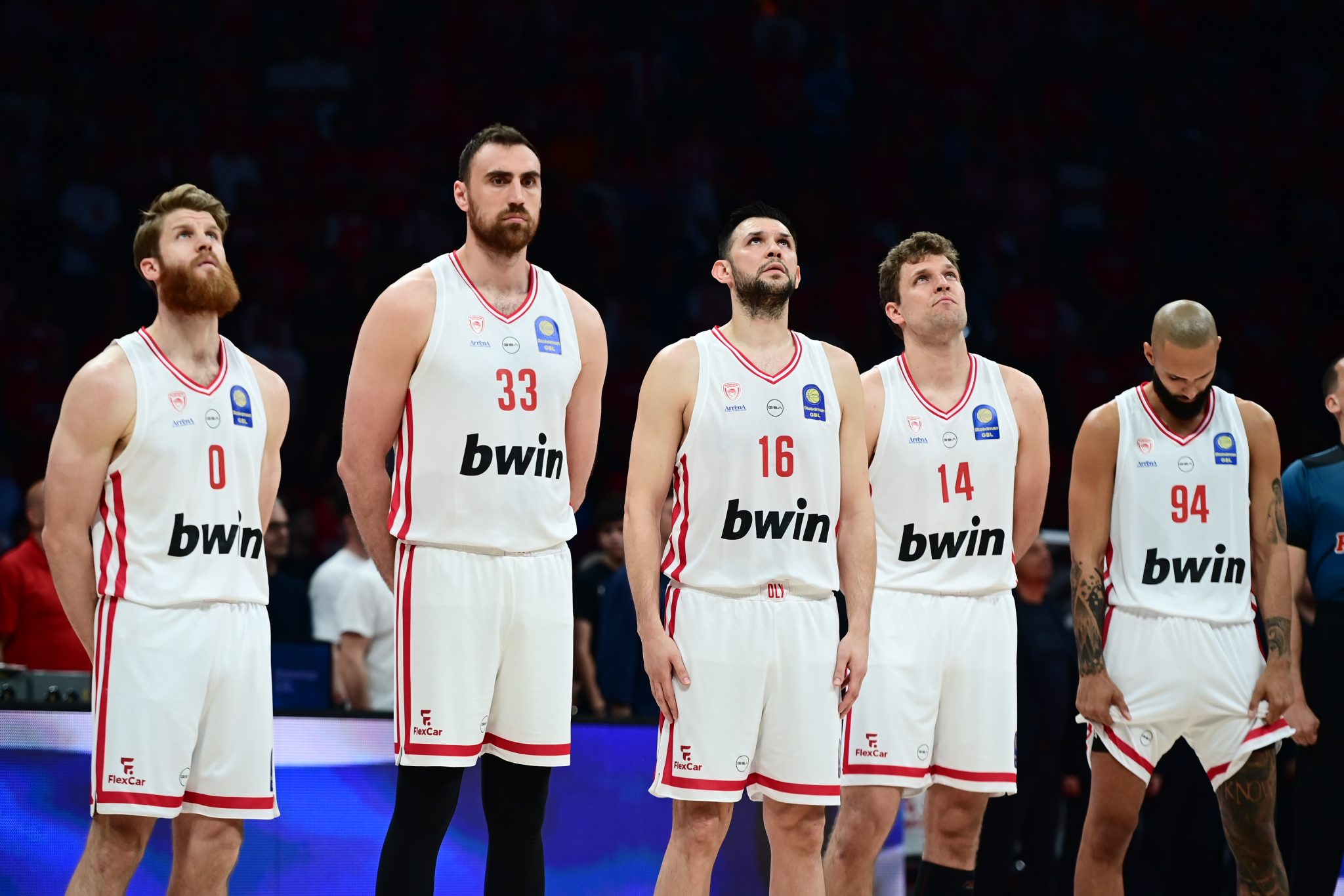 Για αυτό νίκησε στο Game 1 ο Ολυμπιακός – Η κυριαρχία στα ριμπάουντ, ο Φουρνιέ και ο Μιλουτίνοφ (vids)