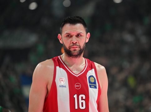 Τρομερό ξεκίνημα από τον Παπανικολάου με 7 σερί πόντους (vid)
