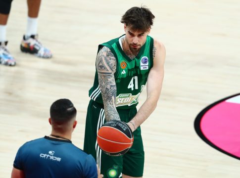 Πρόβλημα στον Παναθηναϊκό: Έφτασε τα 3 φάουλ σε 5,5 λεπτά ο Χουάντσο