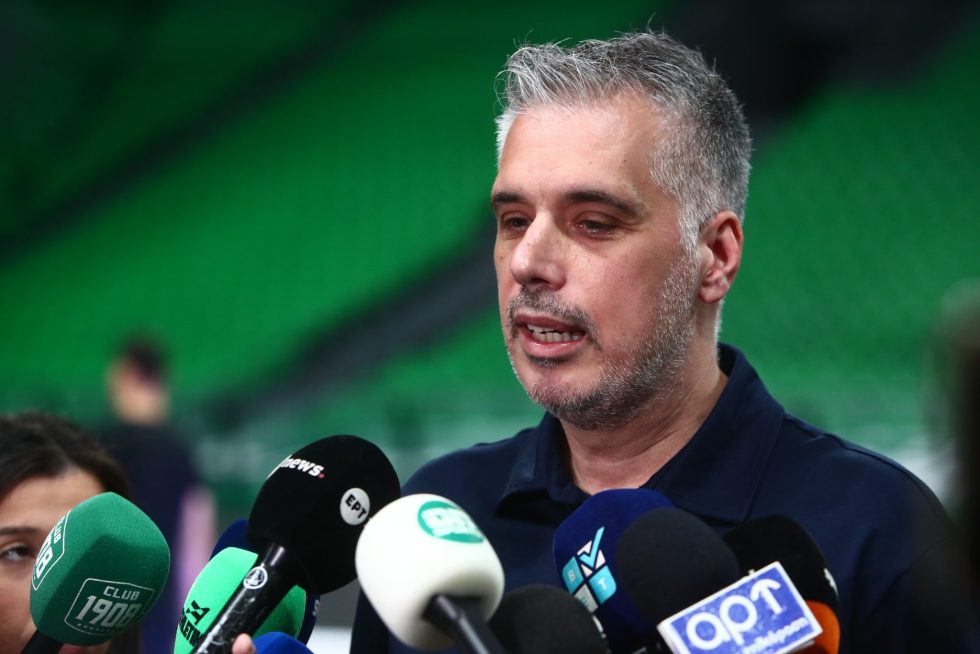 Κοντός: «Κάποια πράγματα αγγίζουν τα όρια του μη φυσιολογικού – Υπάρχει διάσταση απόψεων με την ΕΟΚ»