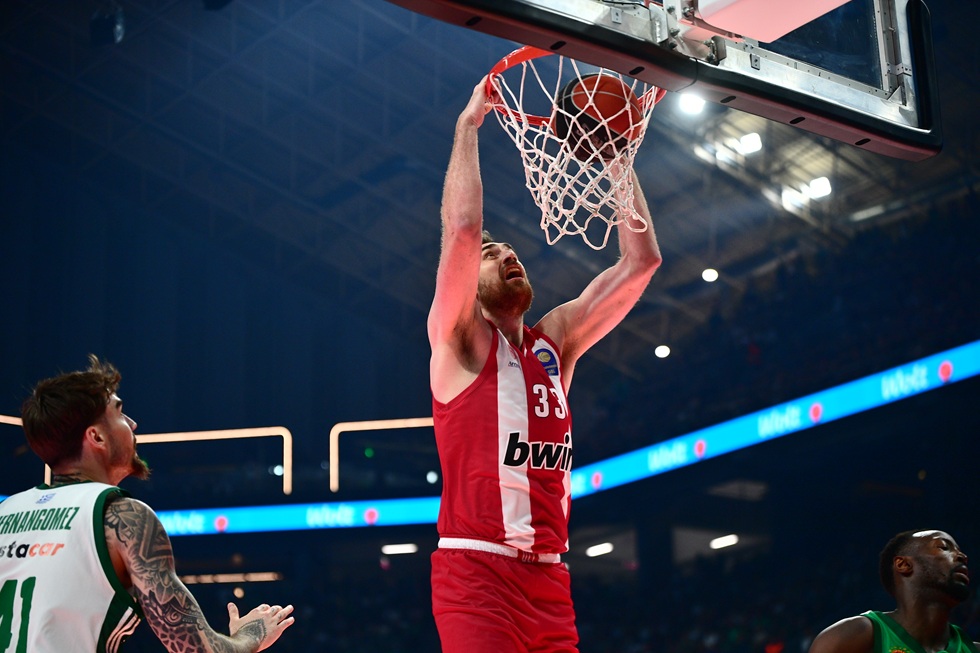«Bartzokas Ball» στην επίθεση του Ολυμπιακού για το κάρφωμα από τον Μιλουτίνοφ (vid)
