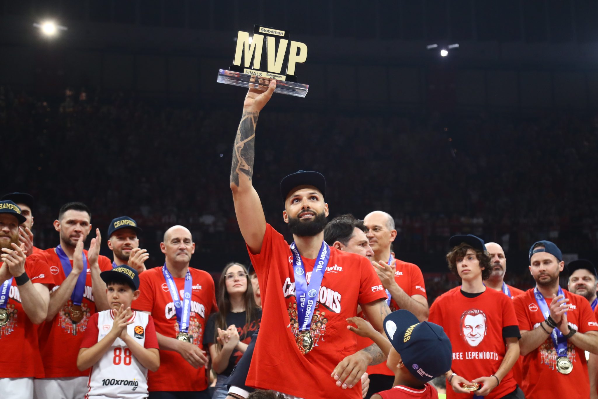 Ολυμπιακός: MVP των τελικών της Stoiximan GBL ο Εβάν Φουρνιέ (vid)