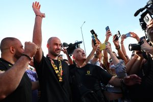Άρης: «Βουλιάζει» το «Μακεδονία», χιλιάδες οπαδοί του ετοιμάζονται να υποδεχθούν τον Σπανούλη (pics)