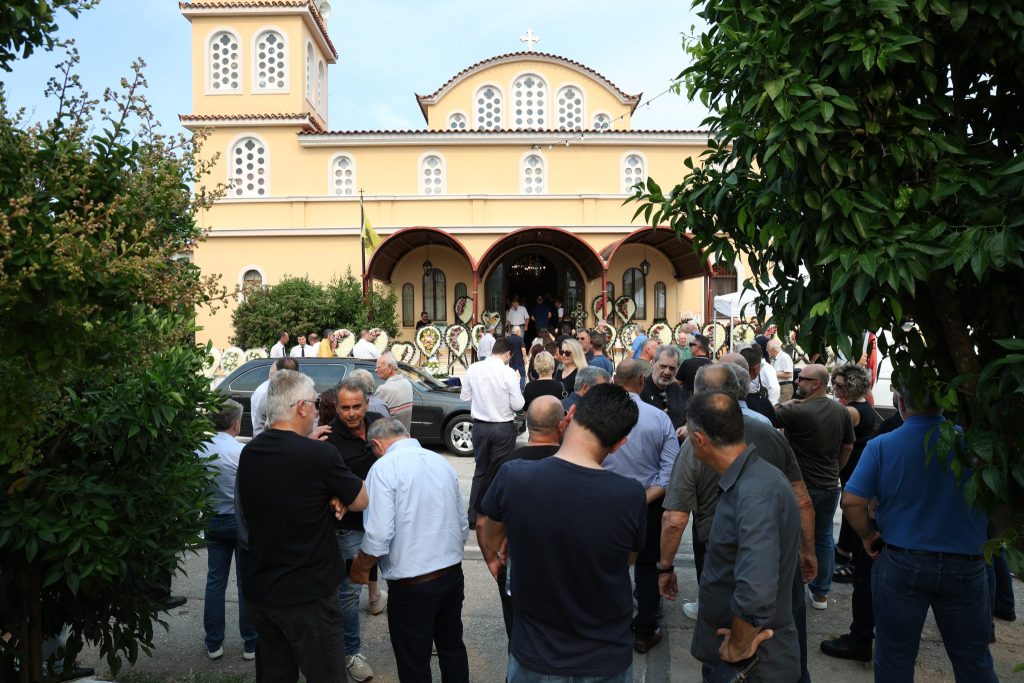 Το τελευταίο «αντίο» στον Τάκη Γκώνια (pics)