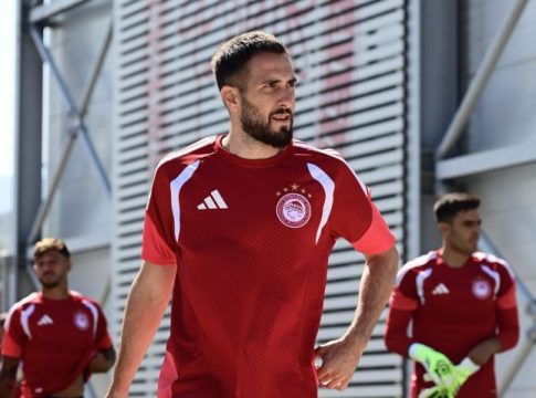 O Ολυμπιακός επέστρεψε στον Ρέντη – Η πρώτη προπόνηση για τη νέα σεζόν (pics)