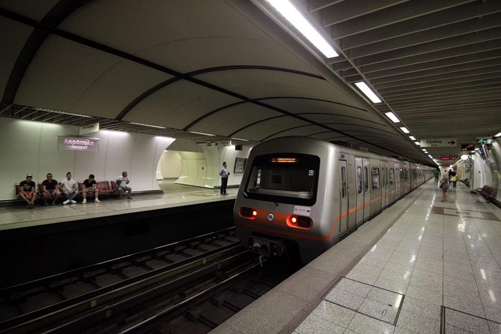 Αποπνικτική ατμόσφαιρα στα ΜΜΜ με προβληματικό ή ανύπαρκτο κλιματισμό