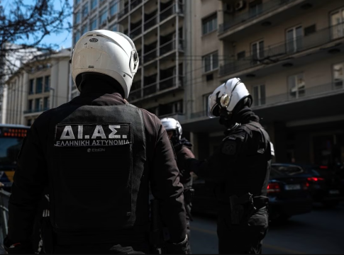 Πετράλωνα: Συνελήφθη 52χρονος που έδειχνε τα γεννητικά του όργανα σε περαστικούς
