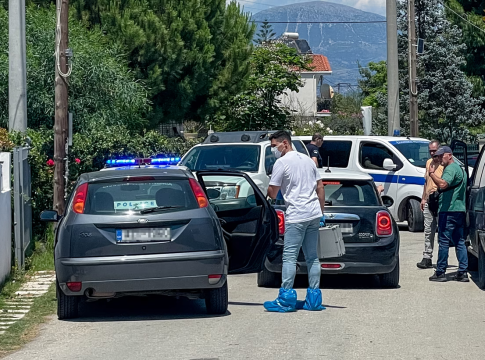 Αίγιο: Χωρίς αποτύπωμα το μαχαίρι του διπλού φονικού – Τι έδειξαν τα εγκληματολογικά εργαστήρια