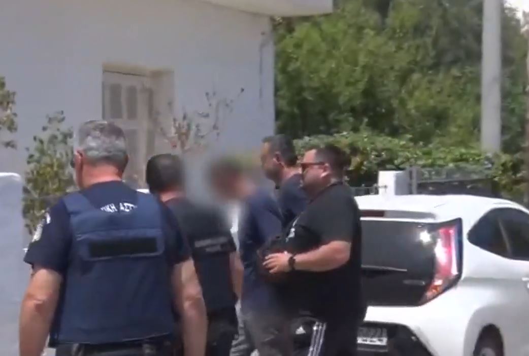 Αίγιο: Νέες αποκαλύψεις για το διπλό φονικό – Οι εξηγήσεις της ΕΛ.ΑΣ. για το DNA στο όπλο και τα αποτυπώματα