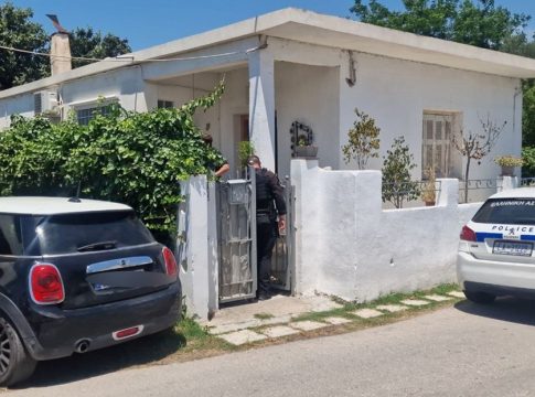 Αίγιο: Το ενδεχόμενο συνεργού στην απόκρυψη στοιχείων ερευνά η ΕΛ.ΑΣ. για τον 65χρονο που κατηγορείται το διπλό φονικό