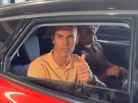 Στην Αθήνα για τον Ολυμπιακό ο Πόποβιτς (vids)