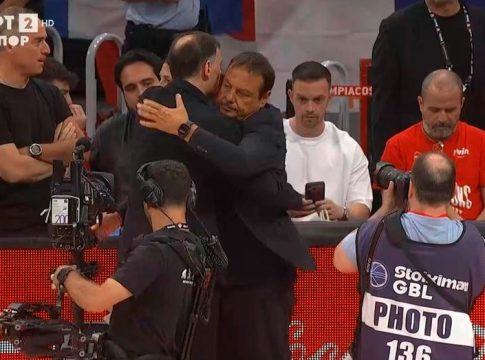 Η αγκαλιά Μπαρτζώκα – Αταμάν πριν το Game 3 (vid)