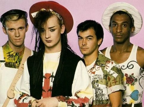 «Boy George & Culture Club» – Η άνοδος στα 80s, η υποκρισία του Τύπου, η κρίση του AIDS κι ένας βαθύς έρωτας