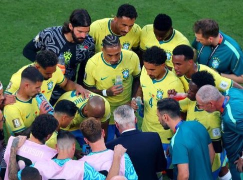 Τα «hydration breaks» γεμίζουν τα ταμεία της τηλεόρασης