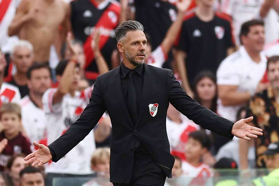 Ο Ντεμικέλις πηγαίνει σε ομάδα-έκπληξη στη Bundesliga