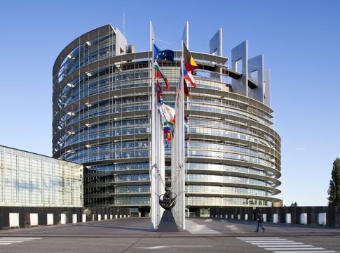 Έκθεση-«χαστούκι» ΕΚ στην Τουρκία: Δημοκρατική οπισθοδρόμηση, κριτική για «γαλάζια πατρίδα» και παραβιάσεις σε Ελλάδα και Κύπρο