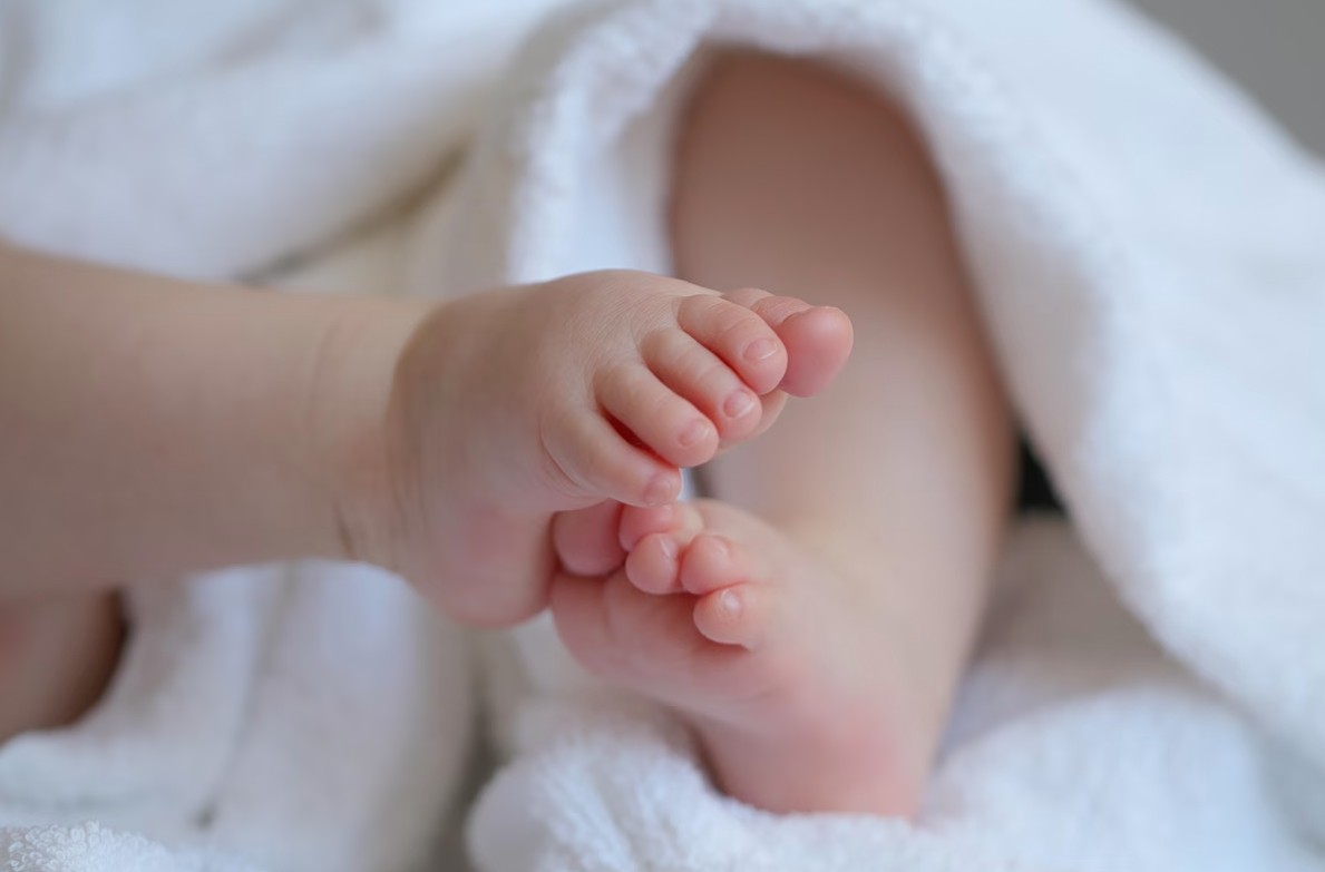 Γαλλία: Μωρό 18 μηνών πέθανε στα επείγοντα – Βρέθηκε μέσα σε αυτοκίνητο εν μέσω καύσωνα
