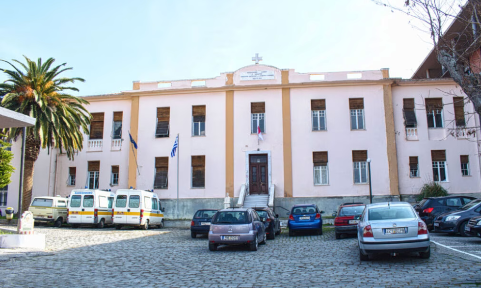 Ηλικιωμένος επιτέθηκε σε ιατρικό προσωπικό στο νοσοκομείο της Λήμνου – «Από τύχη ζει μία γιατρός» λέει ο Γιαννάκος