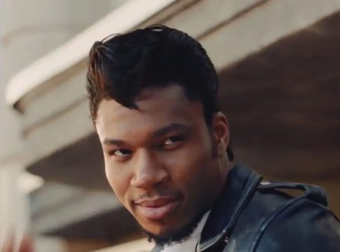 Ο Αντετοκούνμπο σε ρόλο Τραβόλτα στο… remake του Grease (vid)