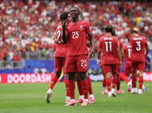 Άψογο απευθείας φάουλ του Μέντες και 2-0 η Πορτογαλία (vids)
