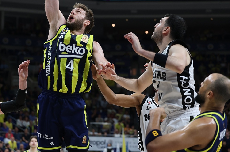 Μπεσίκτας – Φενέρμπαχτσε 71-82: Πήρε πίσω το πλεονέκτημα και 2-1