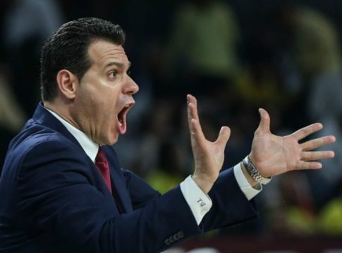 Χαμός με τον Ιτούδη: Αποχώρησε εκνευρισμένος από το flash interview μετά την ήττα από τη Μακάμπι (vid)