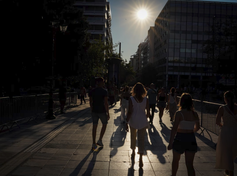Εφιαλτικό σκηνικό στην Ευρώπη: Καταρρίπτονται τα ρεκόρ θερμοκρασίας καθώς ο φονικός καύσωνας κινείται ανατολικά