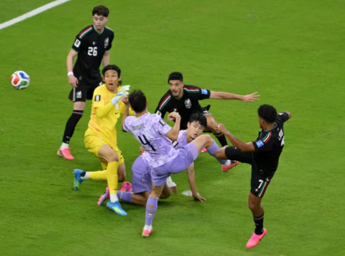 Μεξικό – Νότια Κορέα 1-0: Η «γκάφα» του Κιμ «έστειλε» τους Μεξικανούς στους «32» του Μουντιάλ!