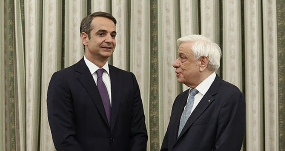 Μαξίμου: Βάζει στο στόχαστρο τον Παυλόπουλο για τις υποκλοπές