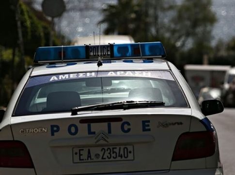 Επεισοδιακή καταδίωξη από τα Μέγαρα κατέληξε σε τροχαίο στο Κερατσίνι