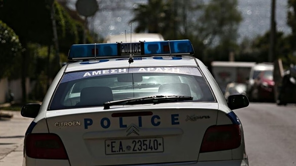 Επεισοδιακή καταδίωξη από τα Μέγαρα κατέληξε σε τροχαίο στο Κερατσίνι