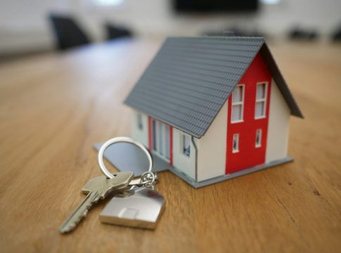 Θες να νοικιάσεις σπίτι; Θα πρέπει να έχεις πιστοποιητικό φερεγγυότητας – Τι είναι και πως το αποκτάς