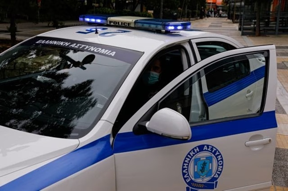 Σπείρα αφαιρούσε αλυσίδες λαιμού από ηλικιωμένους σε Γλυφάδα και Ηλιούπολη – Επεισοδιακή η σύλληψη των τριών μελών