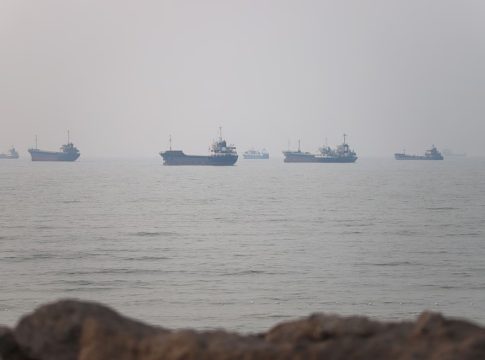 Ακόμη περισσότερα στρατεύματα θα χρειαστούν οι ΗΠΑ για τον έλεγχο του Ορμούζ – Μεγάλο το ρίσκο για τον Τραμπ