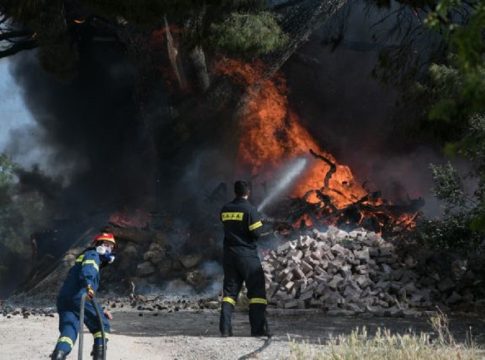 Δύο συλλήψεις για φωτιά από αμέλεια στο Αγρίνιο
