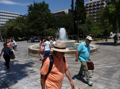 Καιρός: Τέλος στην αφόρητη ζέστη, πέφτει η θερμοκρασία
