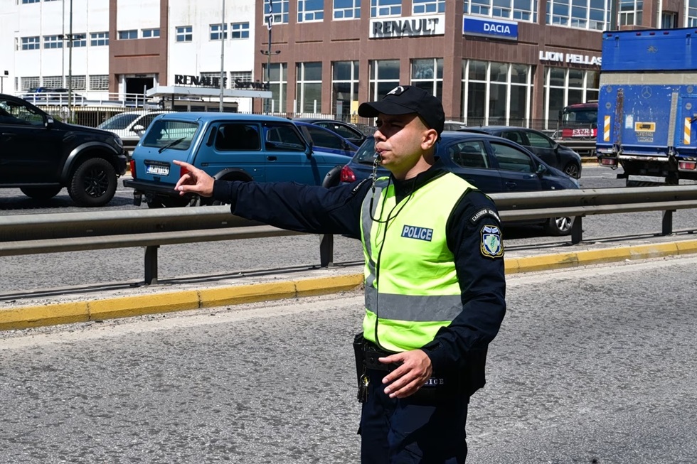 Συνελήφθη 29χρονος που οδηγούσε με 208 χλμ/ώρα στην Αθηνών – Κορίνθου