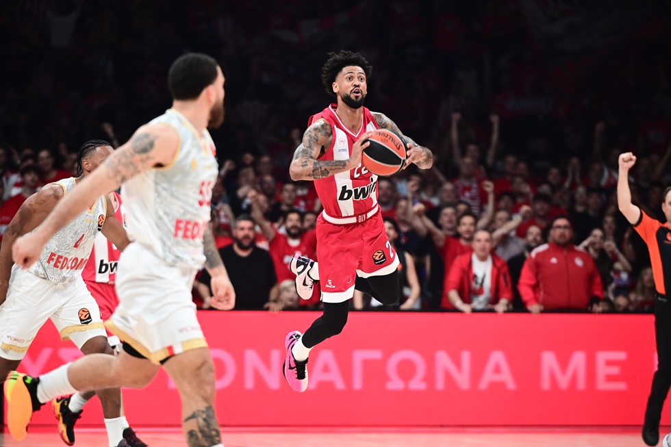 Η Euroleague θυμήθηκε το καλάθι του Ντόρσεϊ στα πλέι οφ από το κέντρο που δεν μέτρησε (vid)