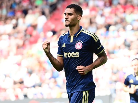 Ο Κάρμο με κεφαλιά για το 2-0 του Ολυμπιακού