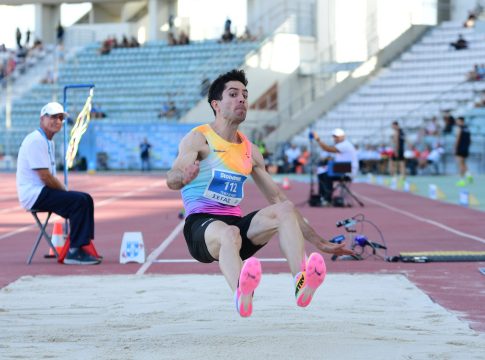 «Καυτός» Τεντόγλου: «Πέταξε» στα 8.66μ. και ισοφάρισε το πανελλήνιο ρεκόρ!